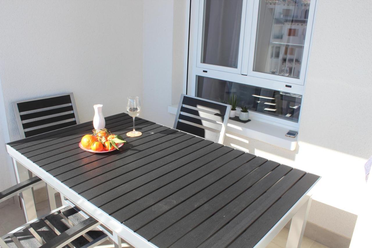 New Apartment With Sea View Of Andrew And Natallia Campoamor Exterior foto